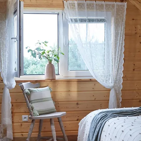 Vakantiehuis W Brzozowym Gaju Lubiatowo (Pomerania)
